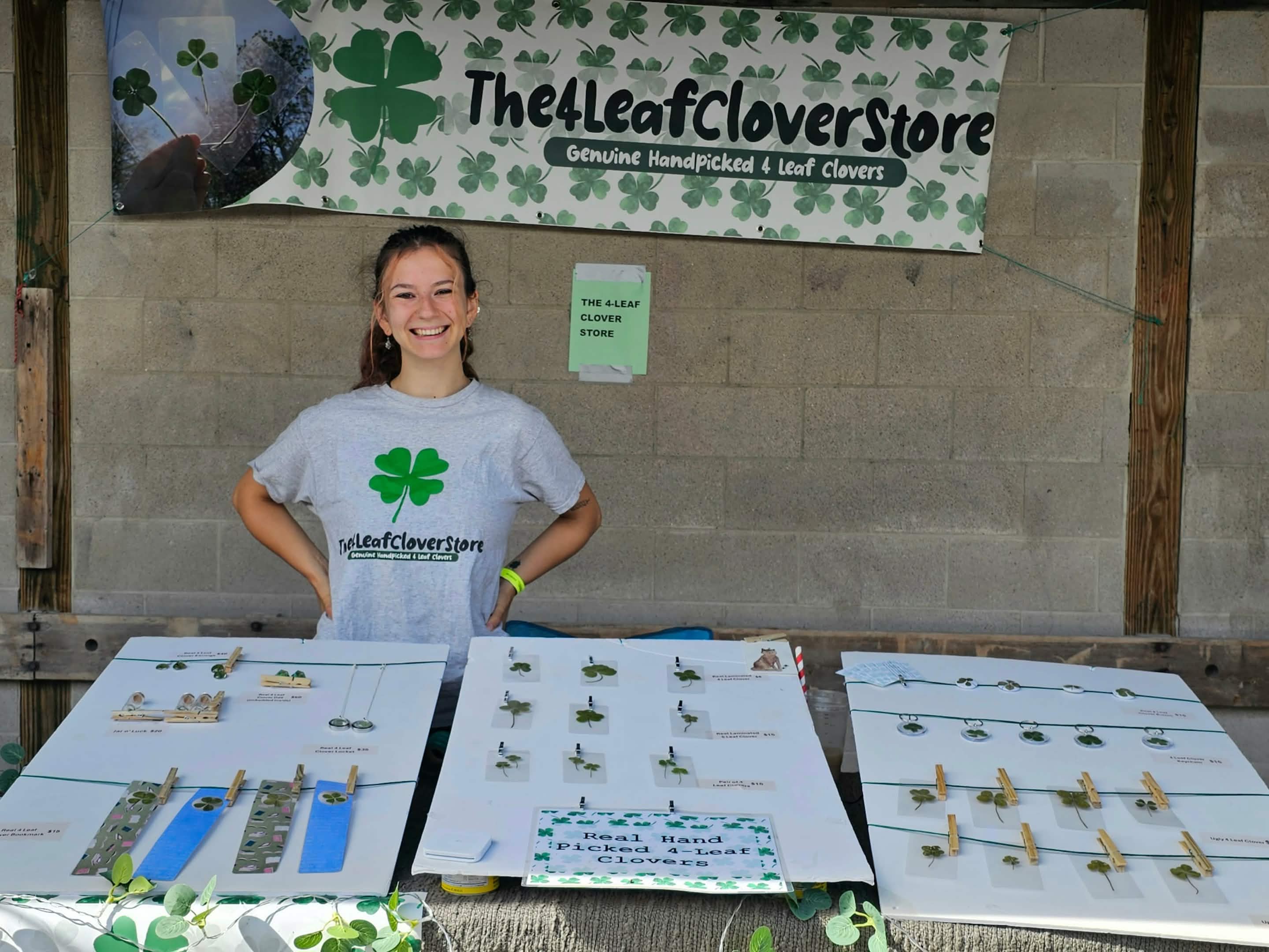 The clover stand, photo 1 of 9